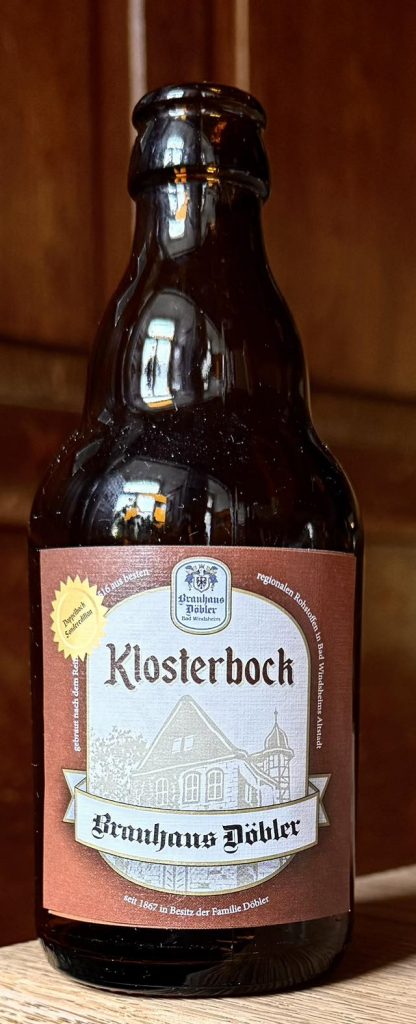 Eine neue Flasche Klosterbock aus Bad Windsheim