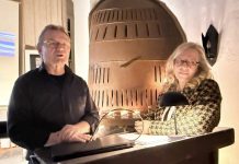 Schätze erwachen: Künstler Hannes Möller entdeckt unsere historische Stadtbibliothek Hannes Möller präsentiert seine limitierte Graphik-Edition